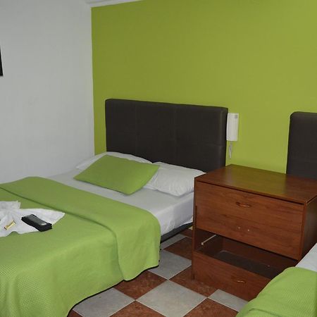 بوغوتا Hotel Las Palmas Fontibon المظهر الخارجي الصورة